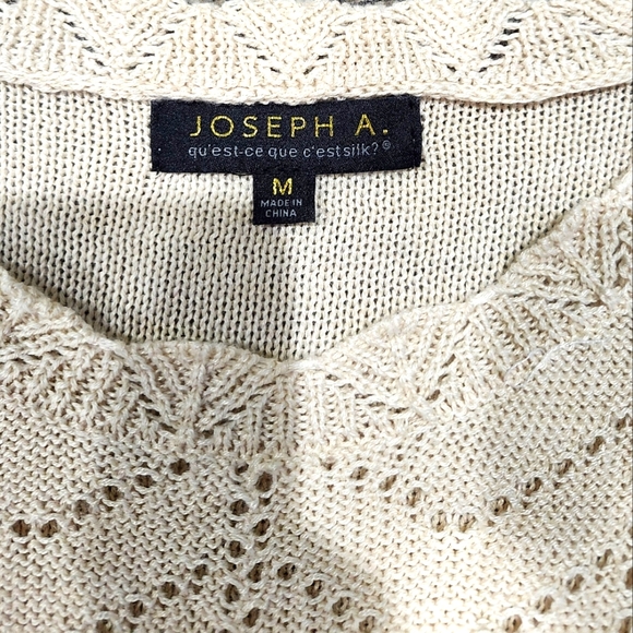 Joseph A. White and Tan Short Sleeve Knit Sweater.. Size M - Picture 3 of 3